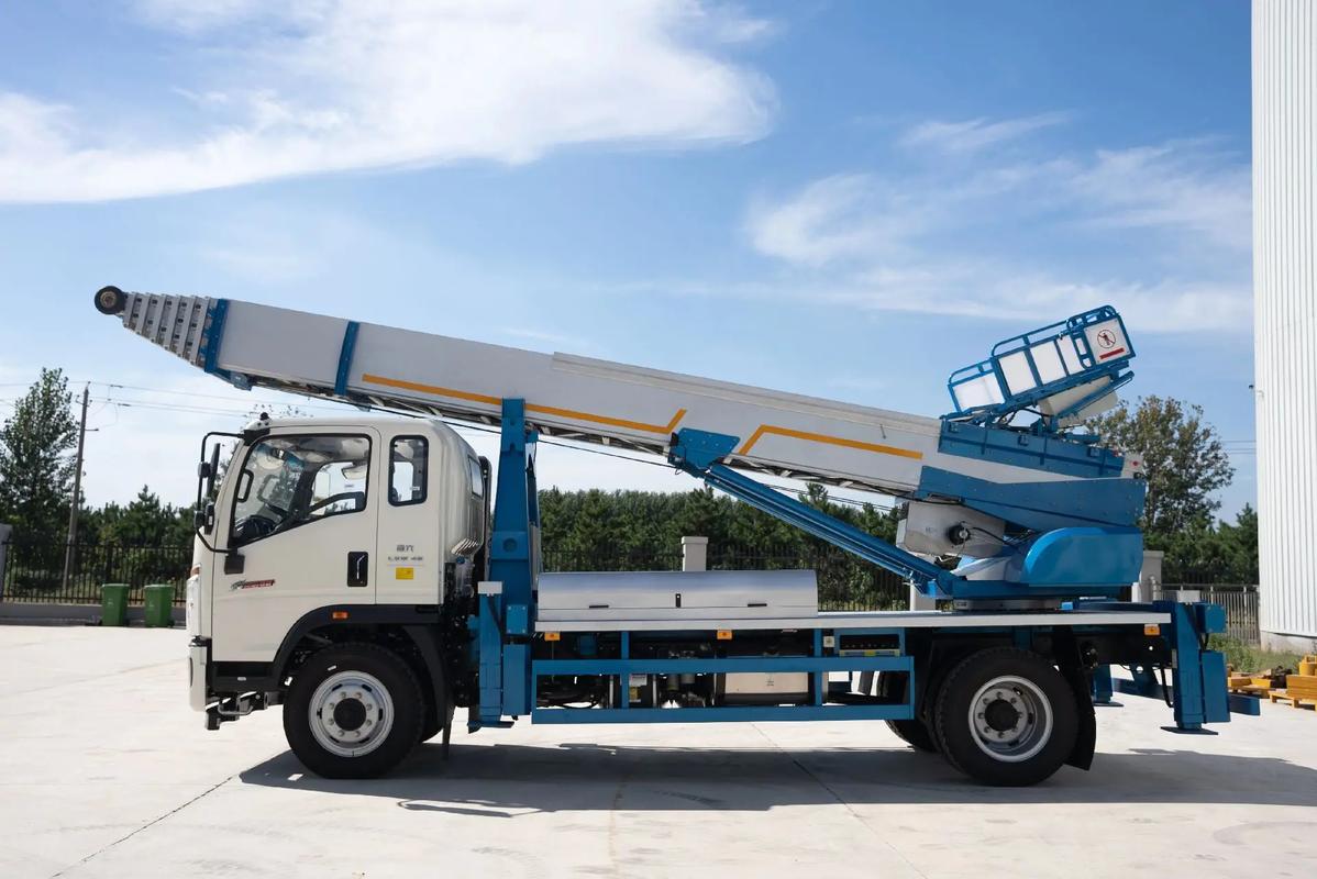 黄陂云梯上料车租赁费用